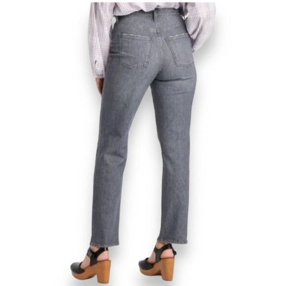 Universal Thread Women’s High-Rise Vintage Distressed Straight Jeans, size 10 - Picture 2 of 11